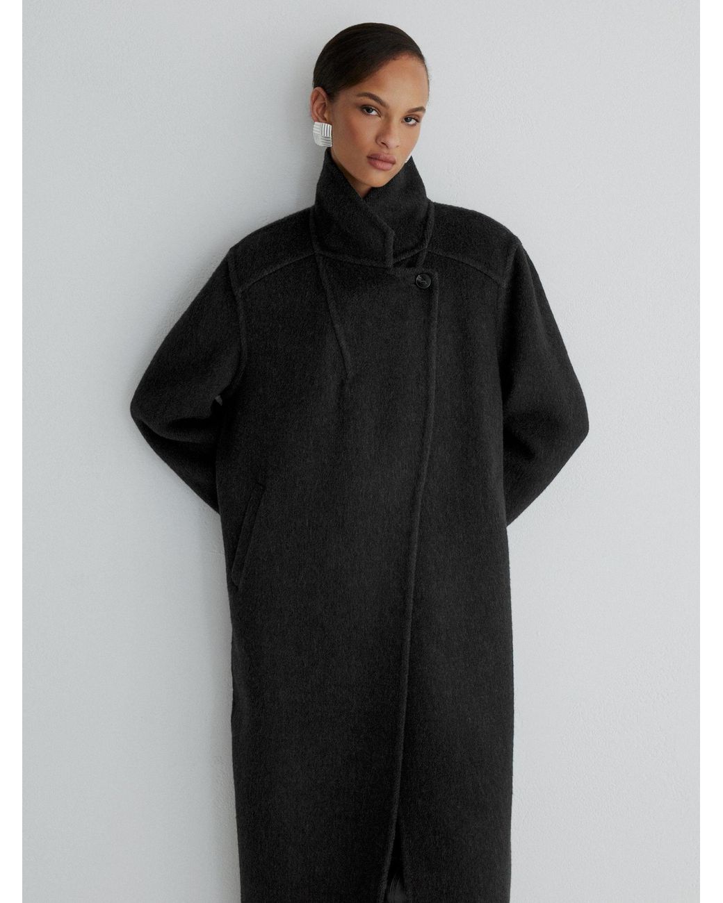 ATELIER Black Wool-Blend Blind-Seam Double-Breasted Coat