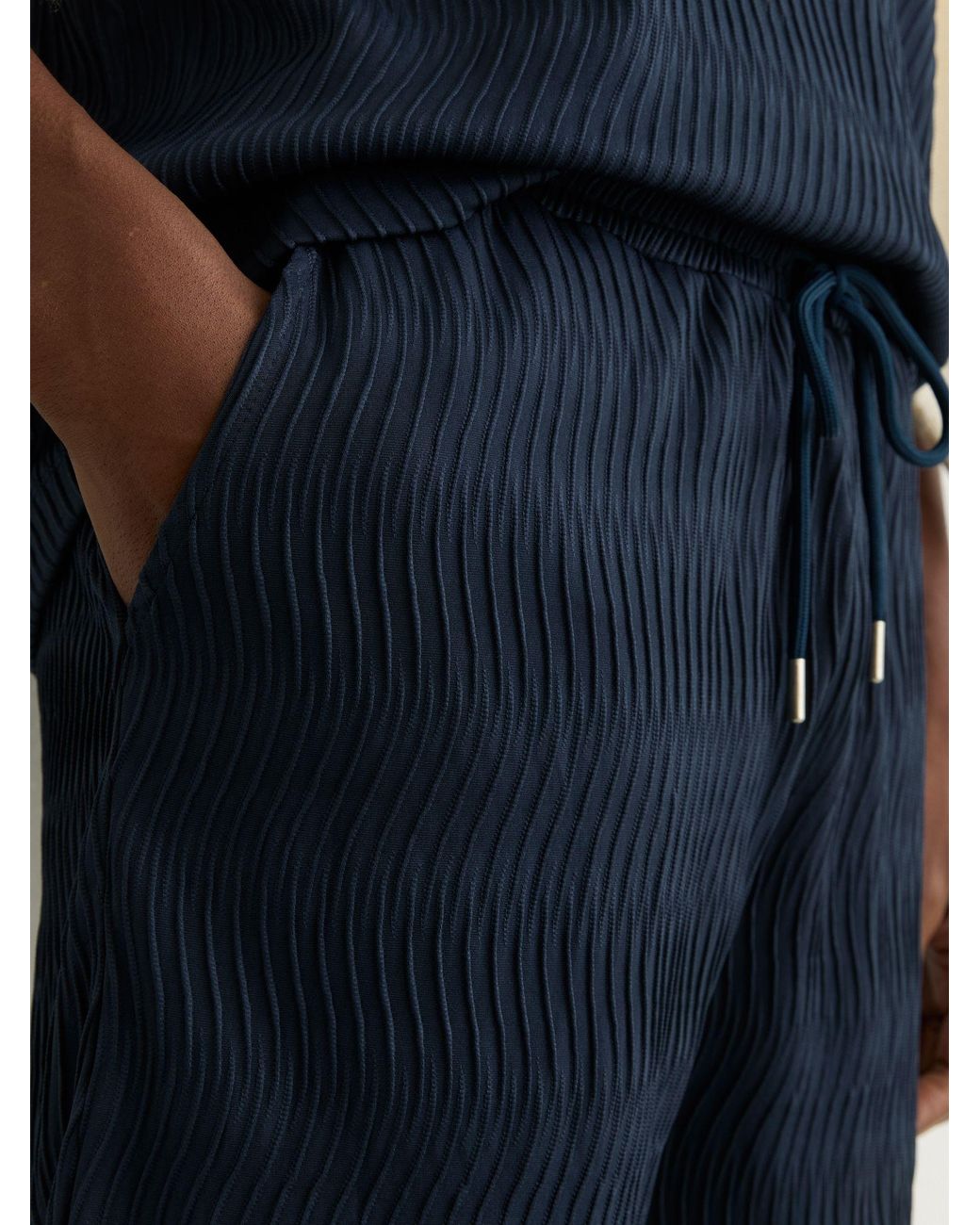 Reiss Blue Textured-Wave Drawstring Shorts for men