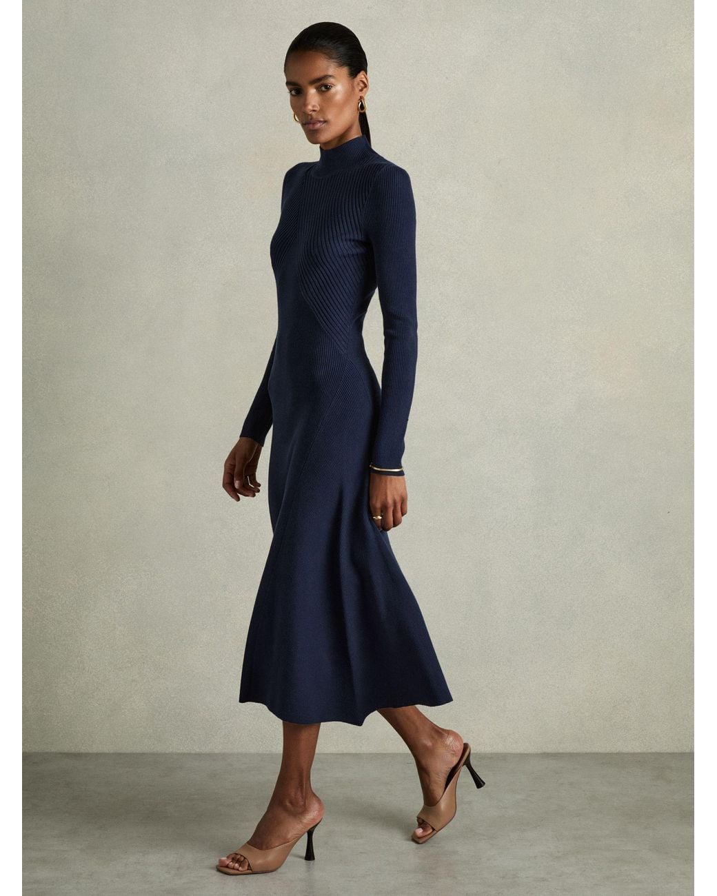 Reiss Ribbed Round Neck Midi Dress in Blue | Lyst