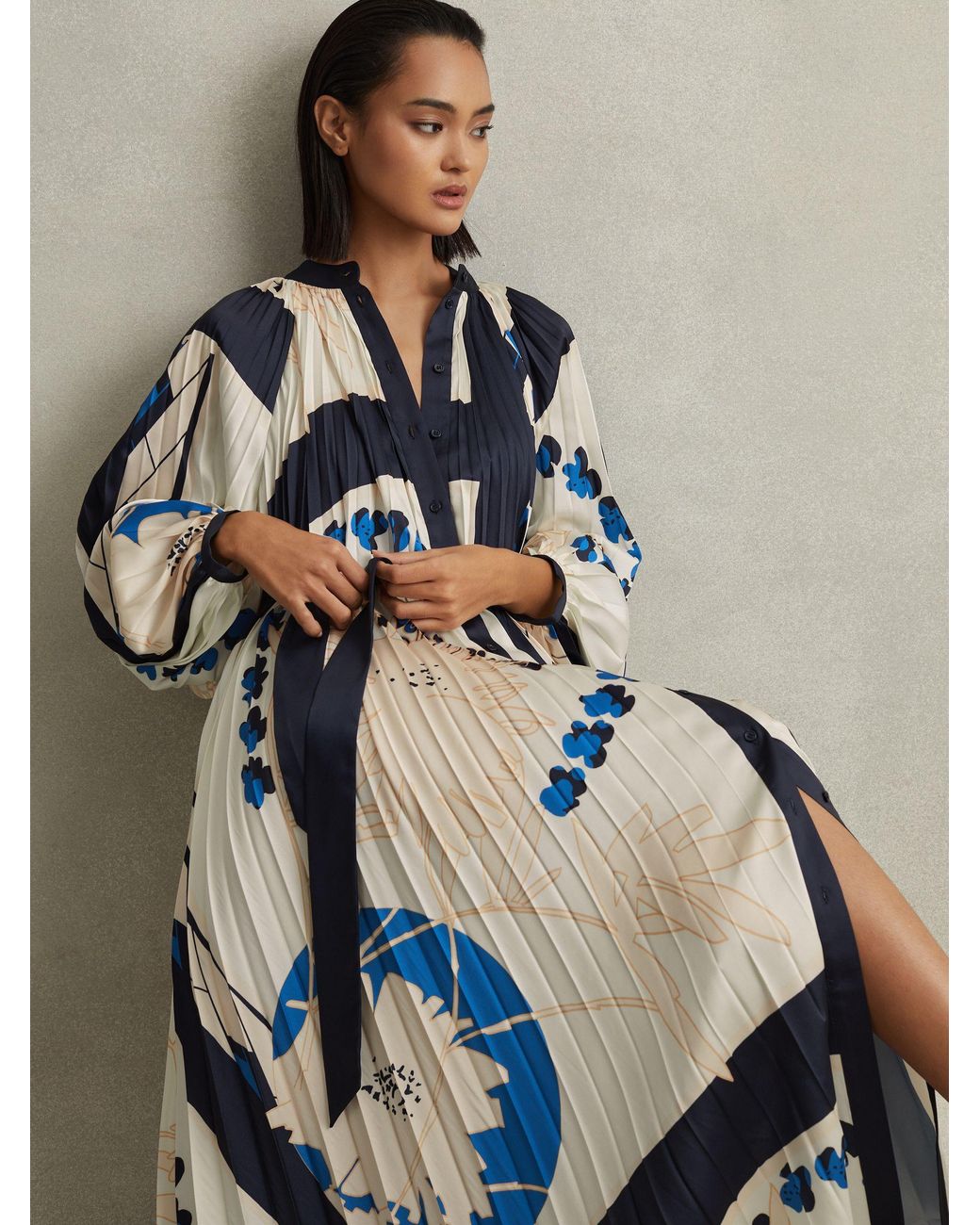 Reiss Printed Pleated Maxi Dress in Blue | Lyst