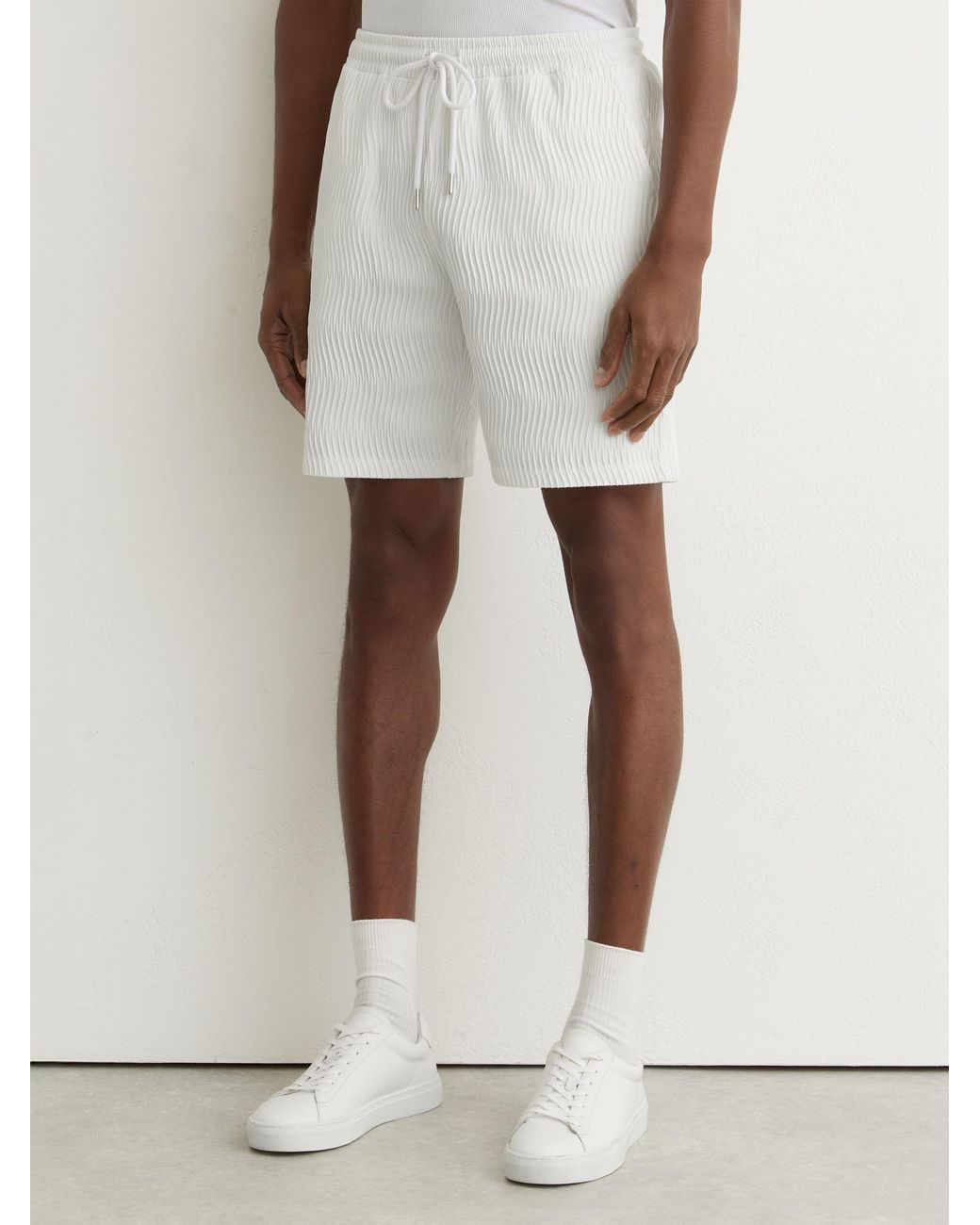 Reiss White Textured-Wave Drawstring Shorts for men