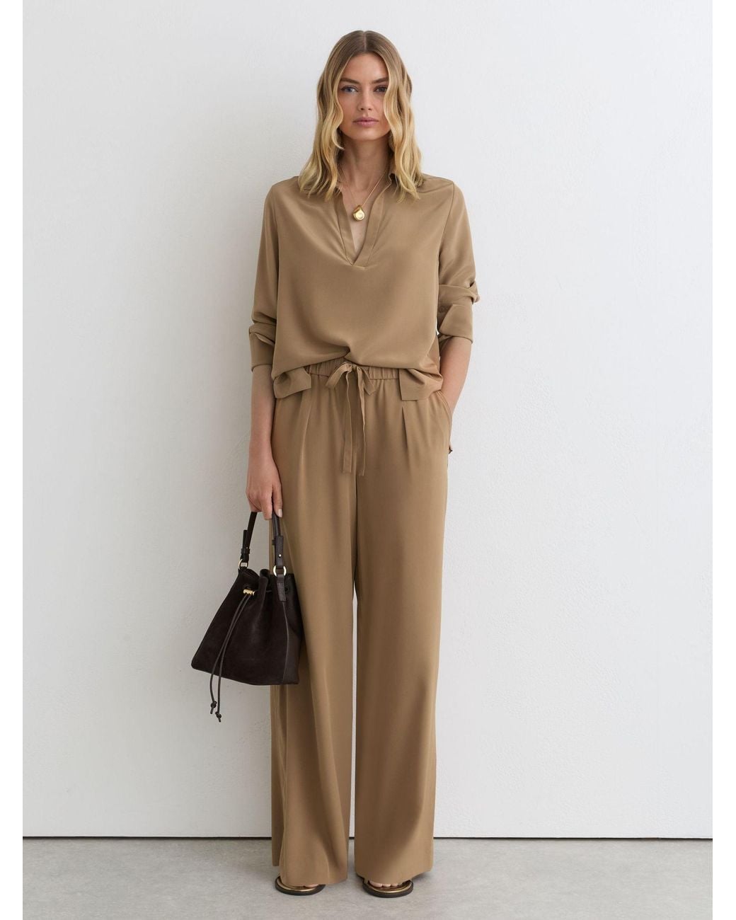 Reiss Natural Maria - Camel Matte-silk Wide-leg Trousers, Us 4 Regular