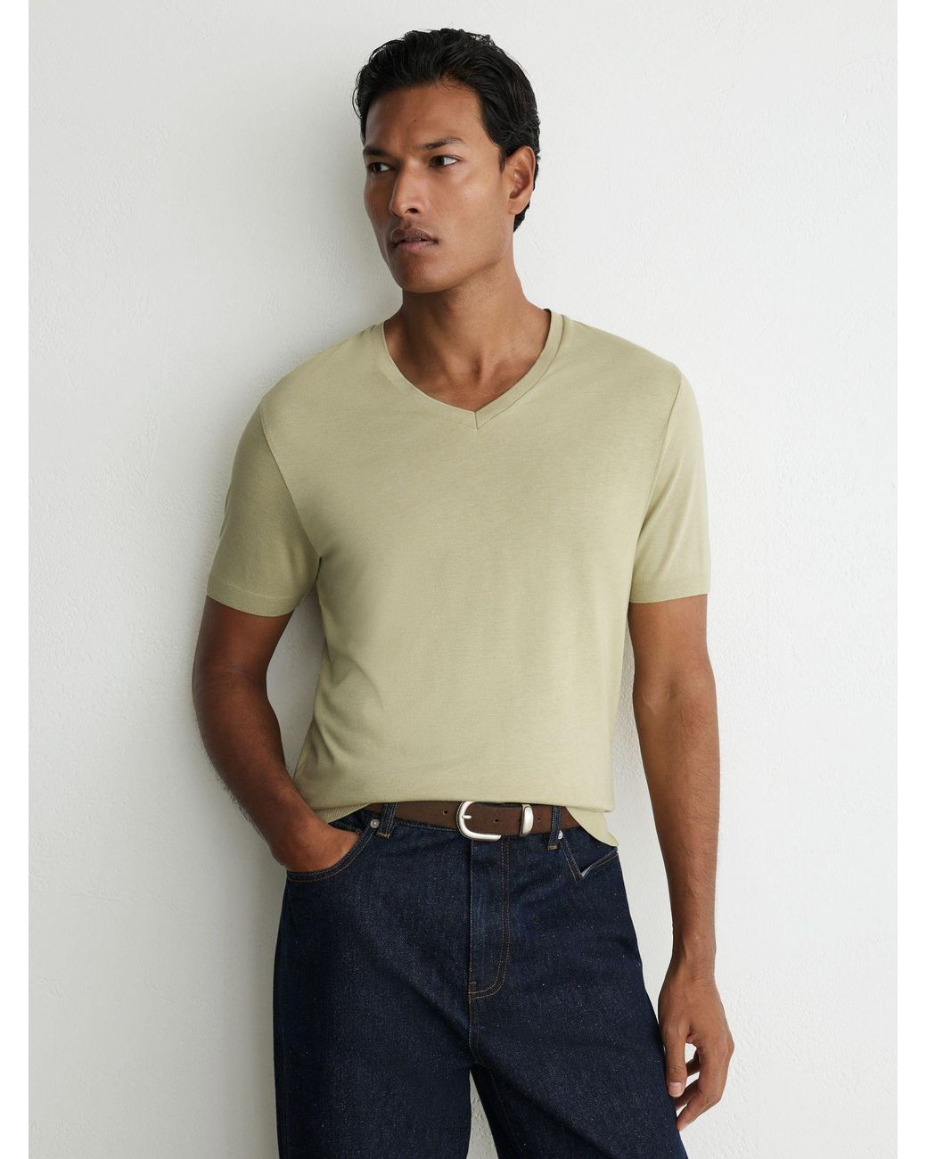 Reiss White Cotton- V-Neck Tailored-Fit T-Shirt for men