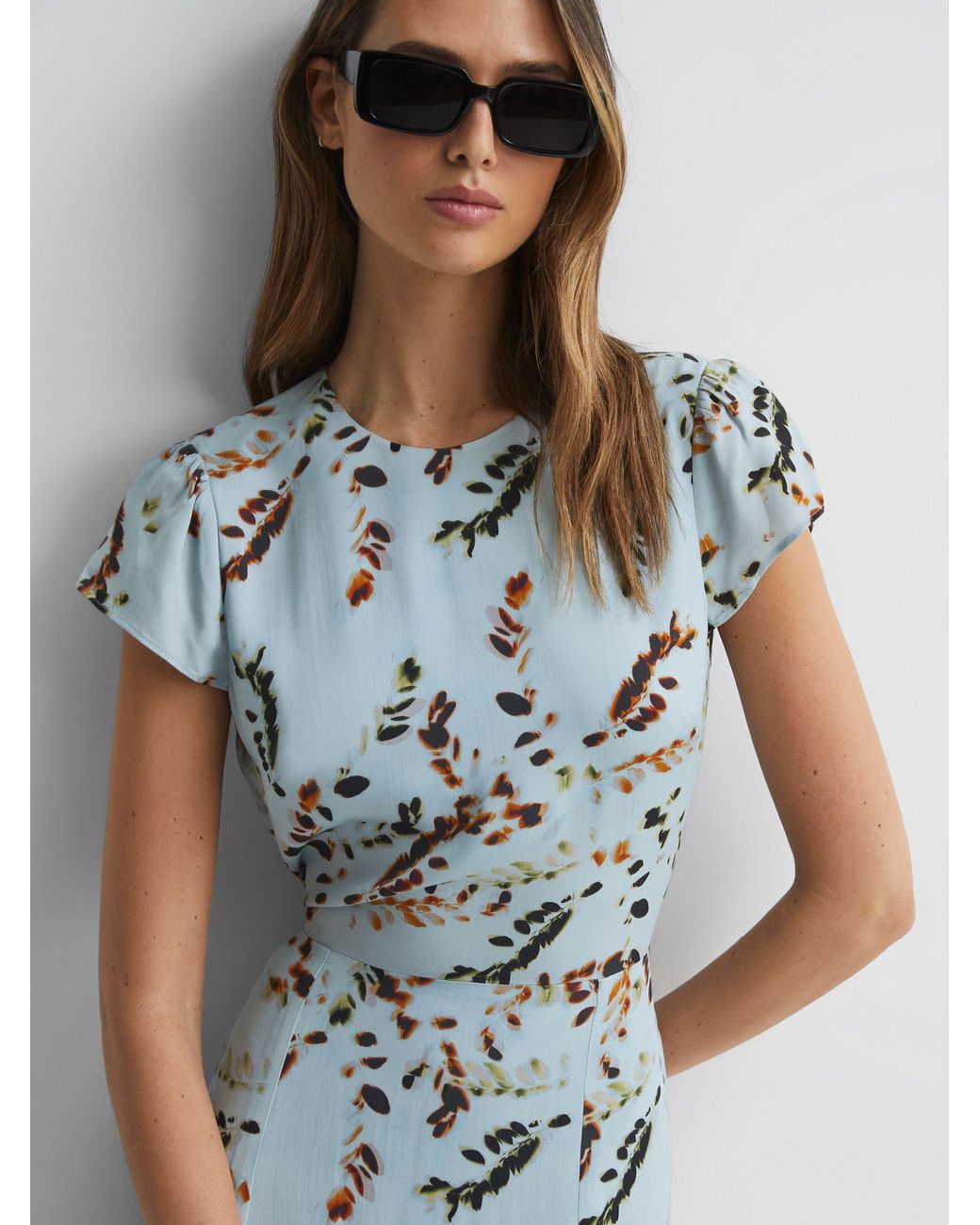 Reiss Livia - Sage Livia Petite Floral Cut-out Back Midi Dress in Blue |  Lyst UK