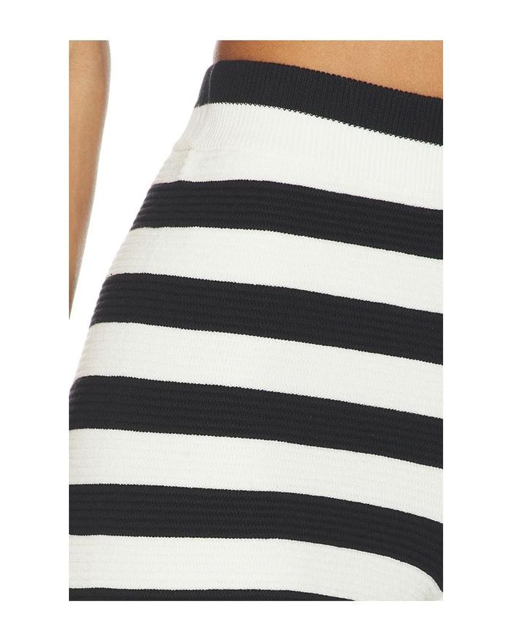 Devin Shorts En Color Negro, Blanco Talla (También En S, Xs, M, Xl) Show Me Your Mumu de color Black
