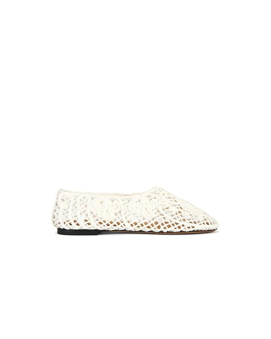 Odissi White Iris Flat