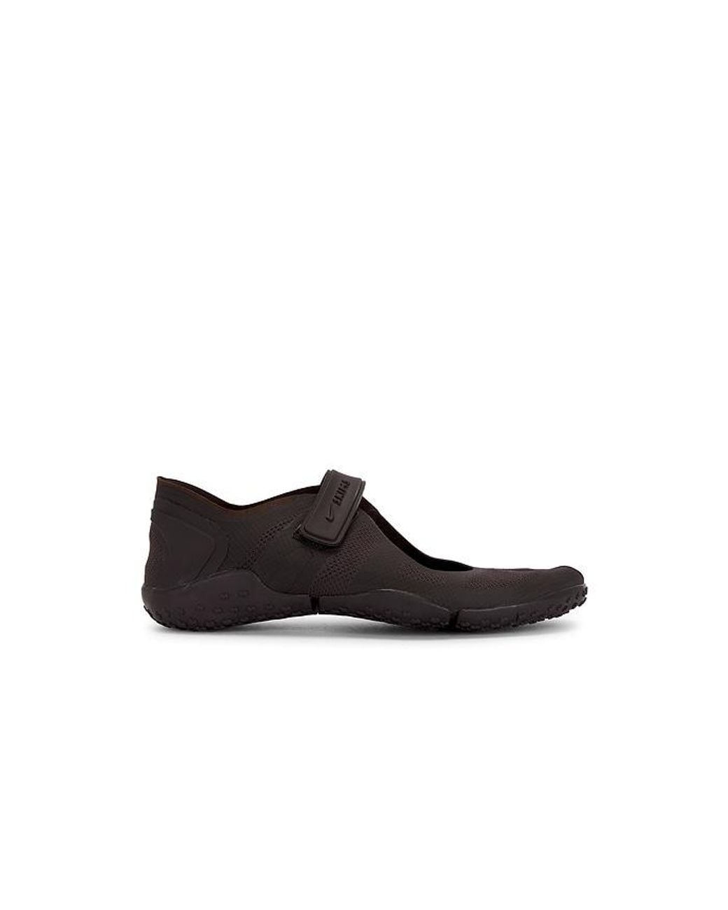 NikeSKIMS Black Rift Mesh Sneaker