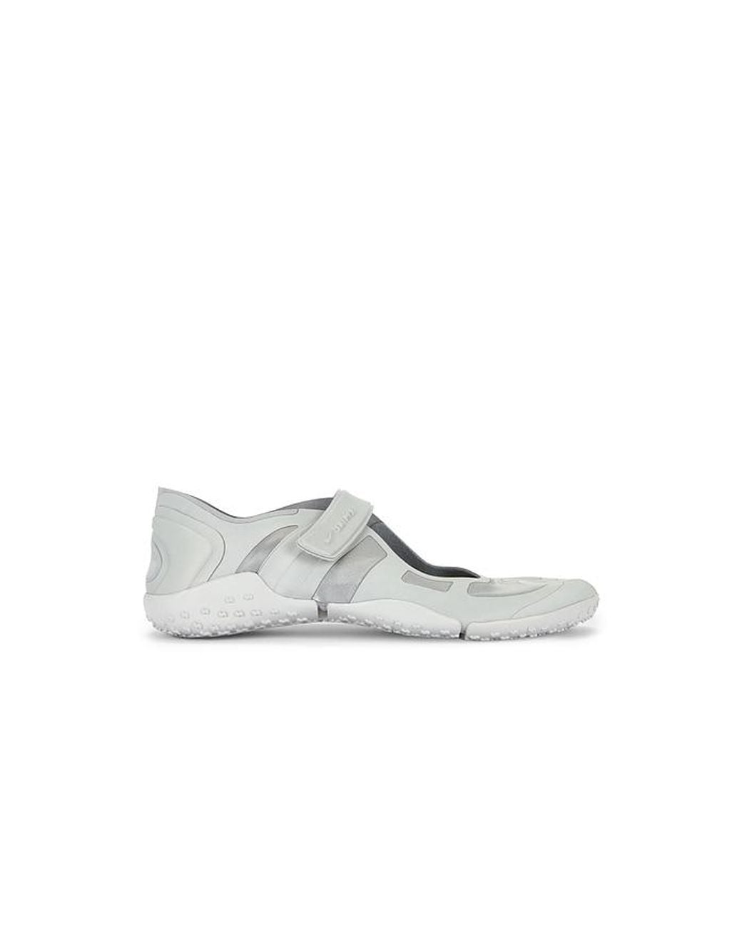 NikeSKIMS Multicolor Rift Satin Sneaker