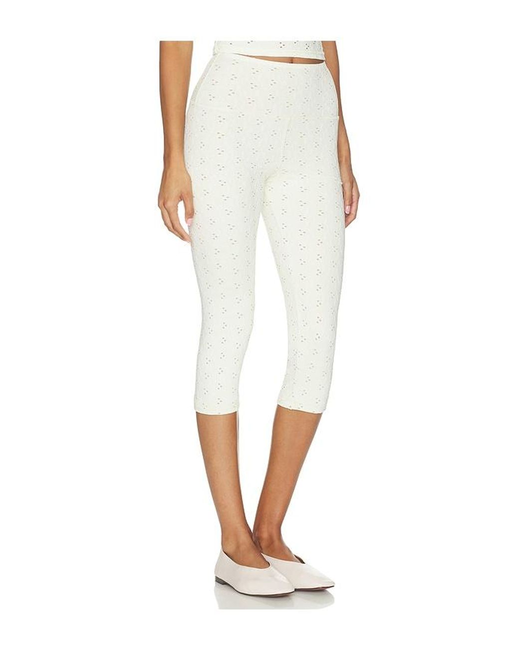Strut-this White The Eyelet Capri Pant