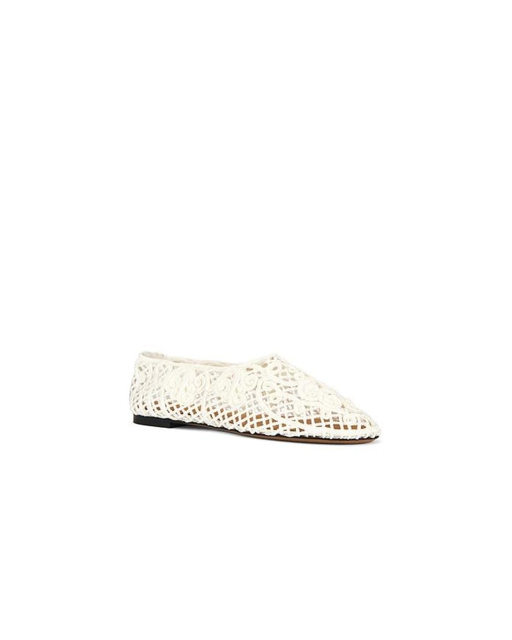 Odissi White Iris Flat