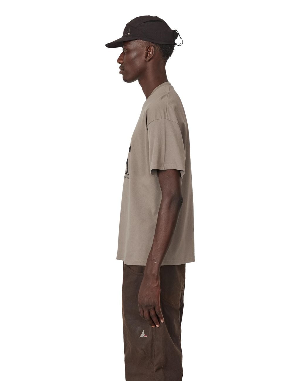 Roa Brown Gear Shadow T-Shirt Tops