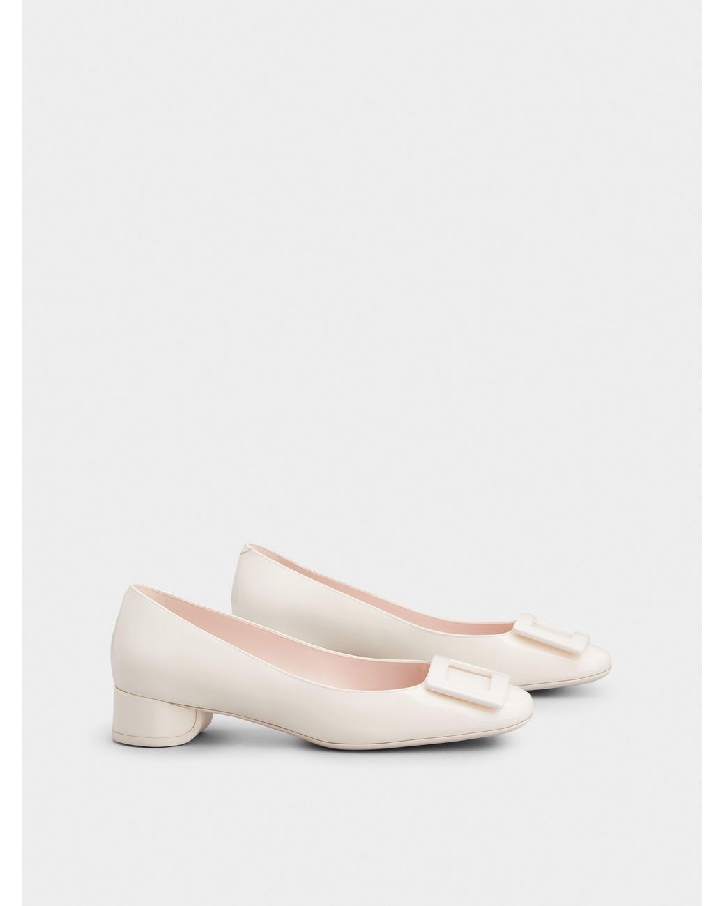 Roger Vivier Natural U Look Ballerinas