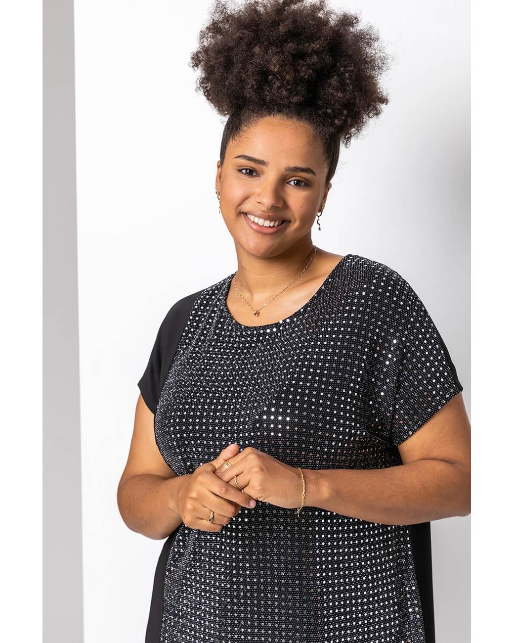 Roman Curve Metallic Sequin Embellished T-Shirt