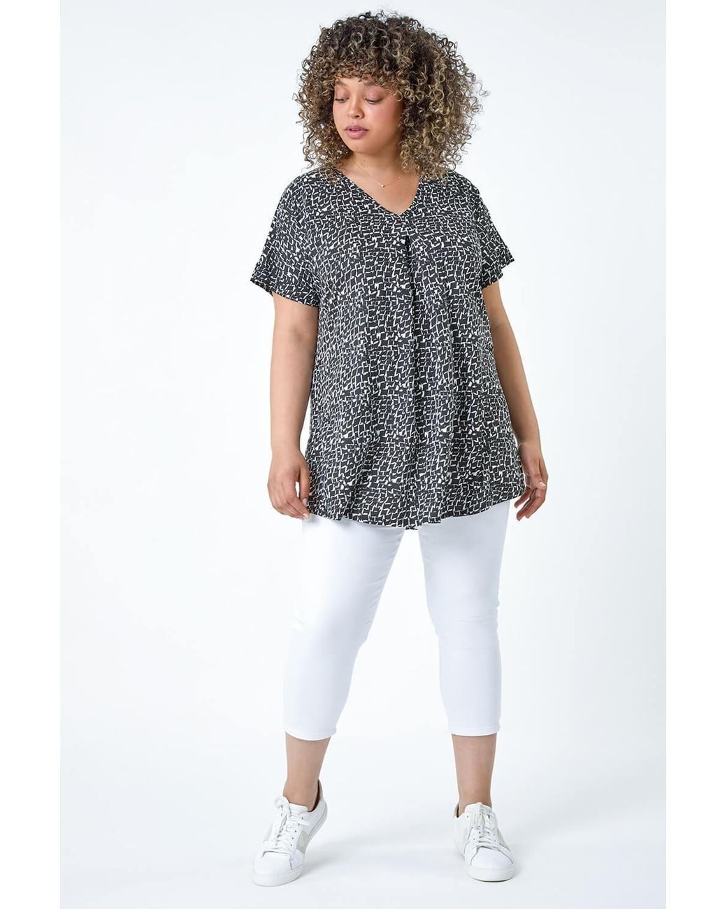 Roman Curve Gray Pleat Front Printed V-Neck Stretch Top
