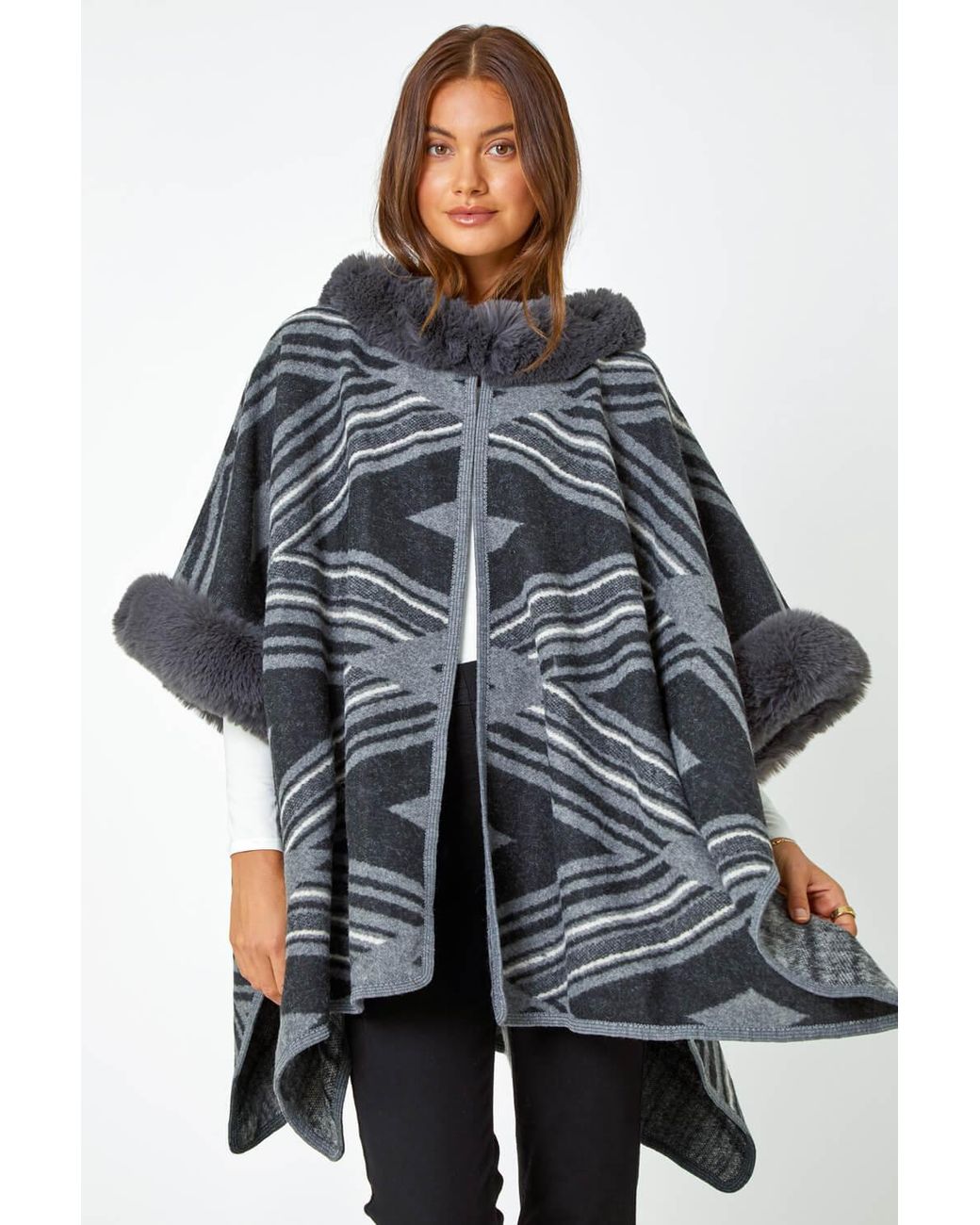 Roman Black Size Zig Zag Faux Fur Cape