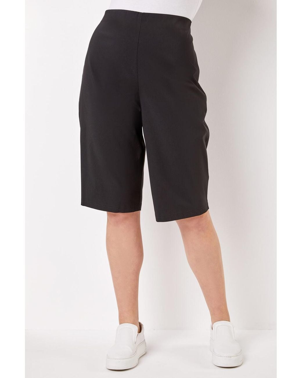 Roman Curve Black Knee Length Elastic Waist Shorts