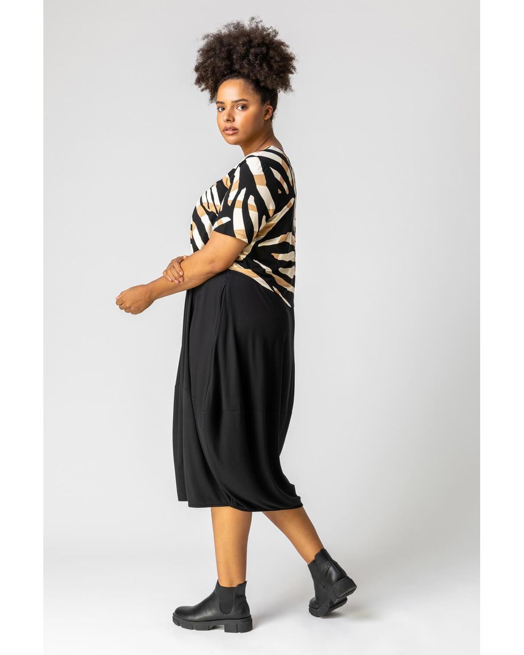 Roman Curve Multicolor Tiger Print Contrast Print Jersey Dress