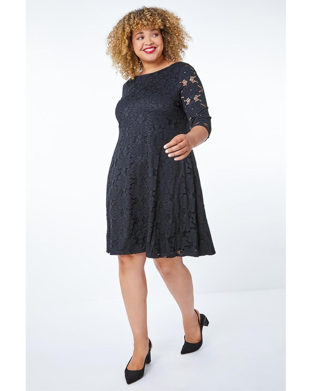 Roman Curve Blue Floral Lace Shift Dress