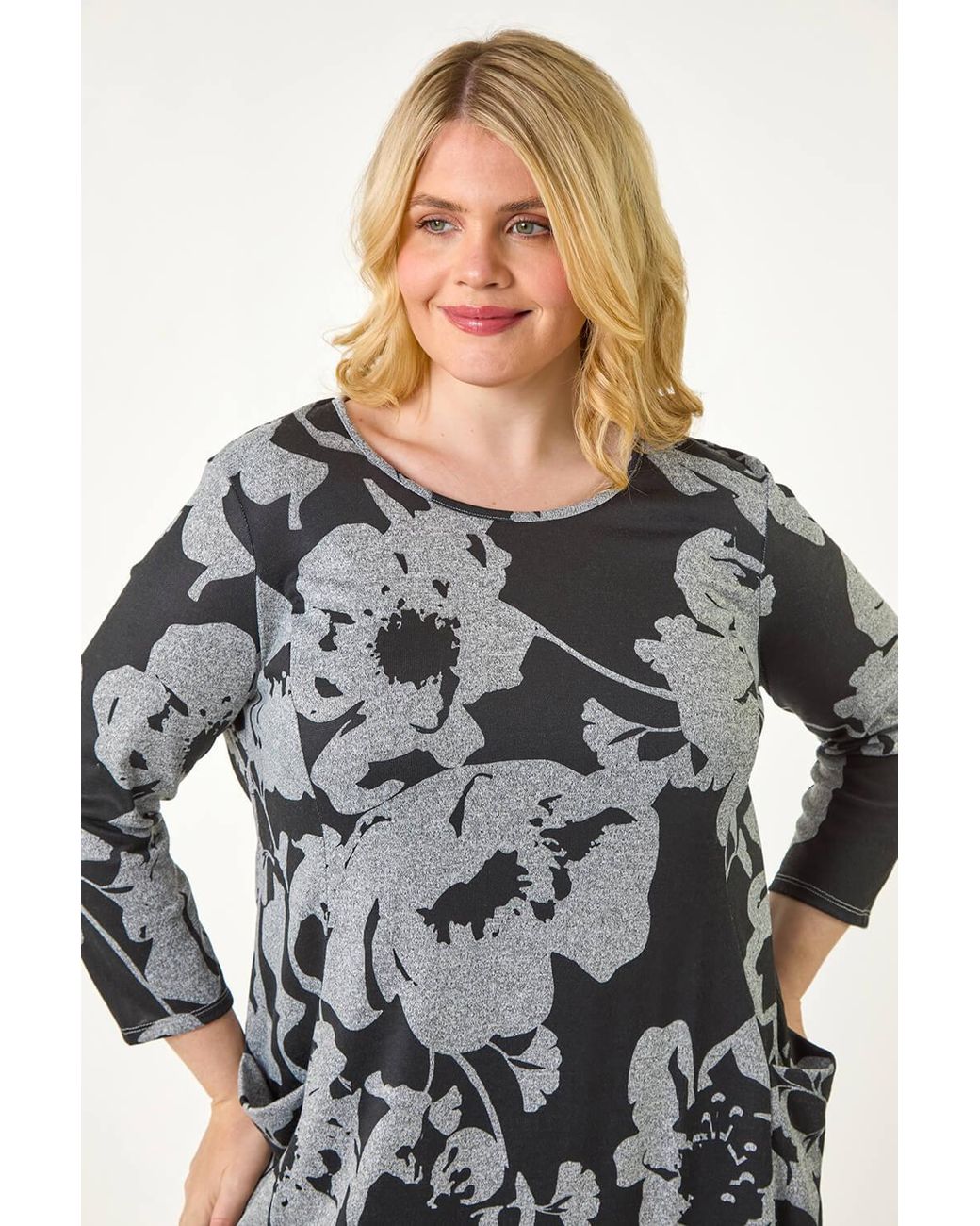 Roman Curve Gray Floral Print Pocket Tunic Top