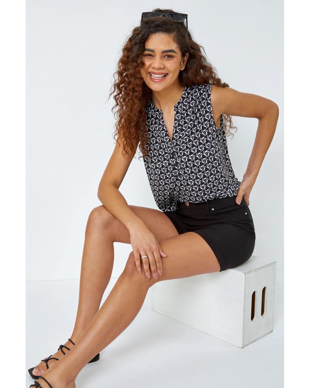 Roman Black Stretch Elastic Waist Turn Up Shorts