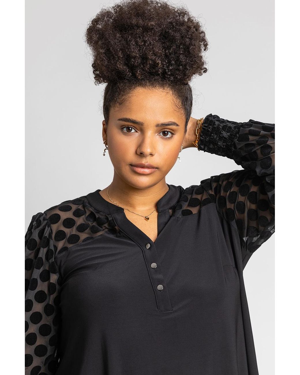Roman Curve Black Flock Spot Top