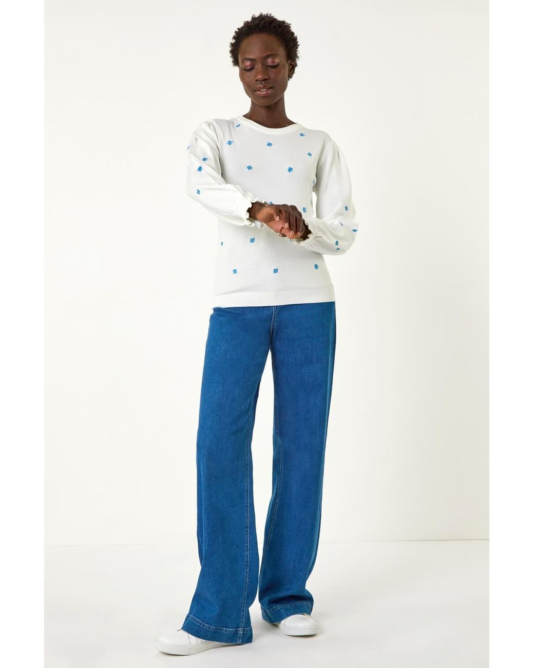 Roman White Floral Embroidery Knit Top