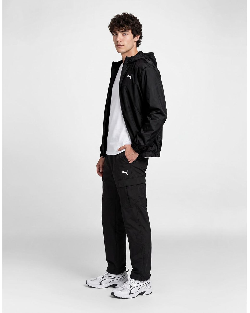 PUMA Black Jacket Ess Relaxed Windbreaker for men