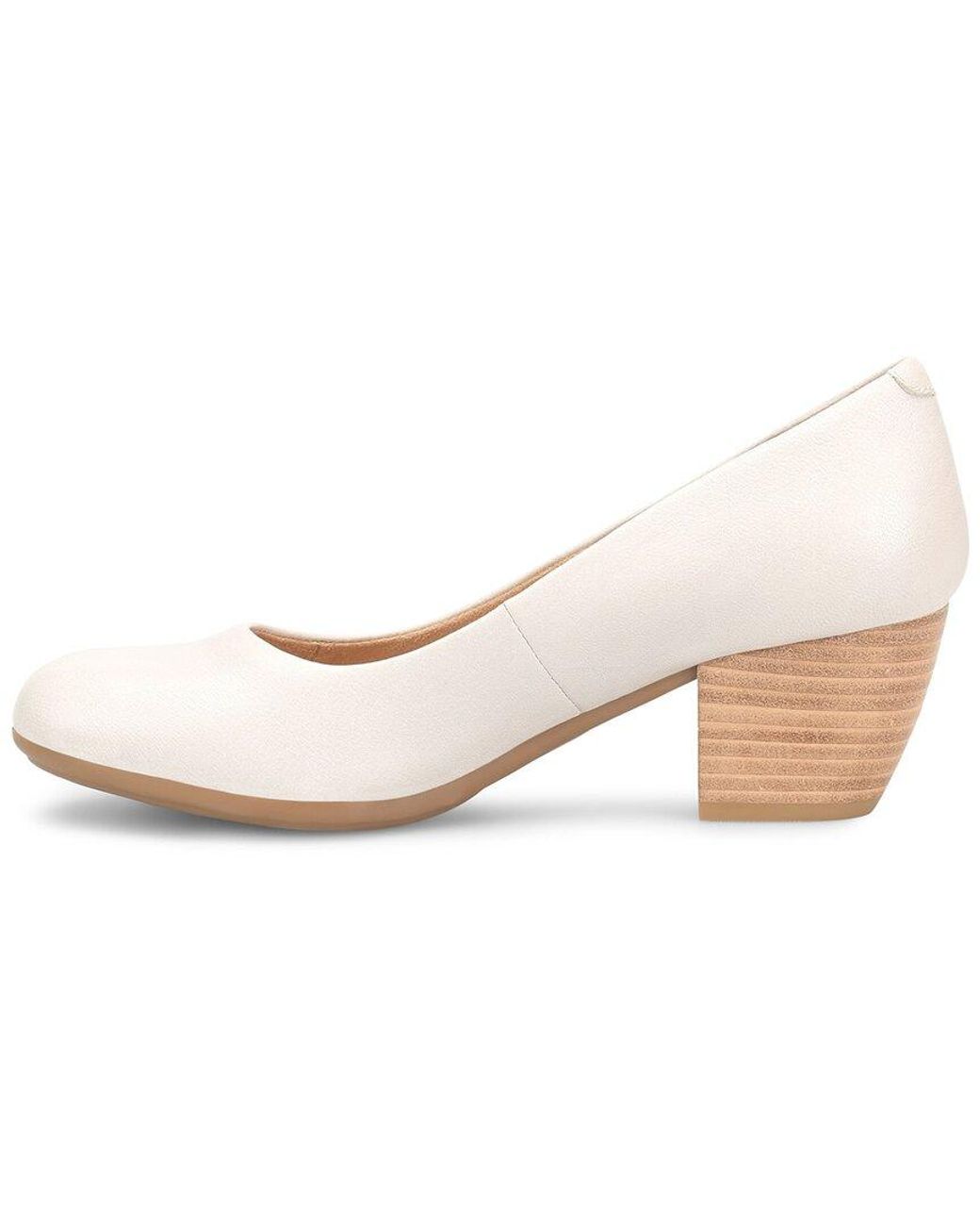 Comfortiva White Amora Leather Pump