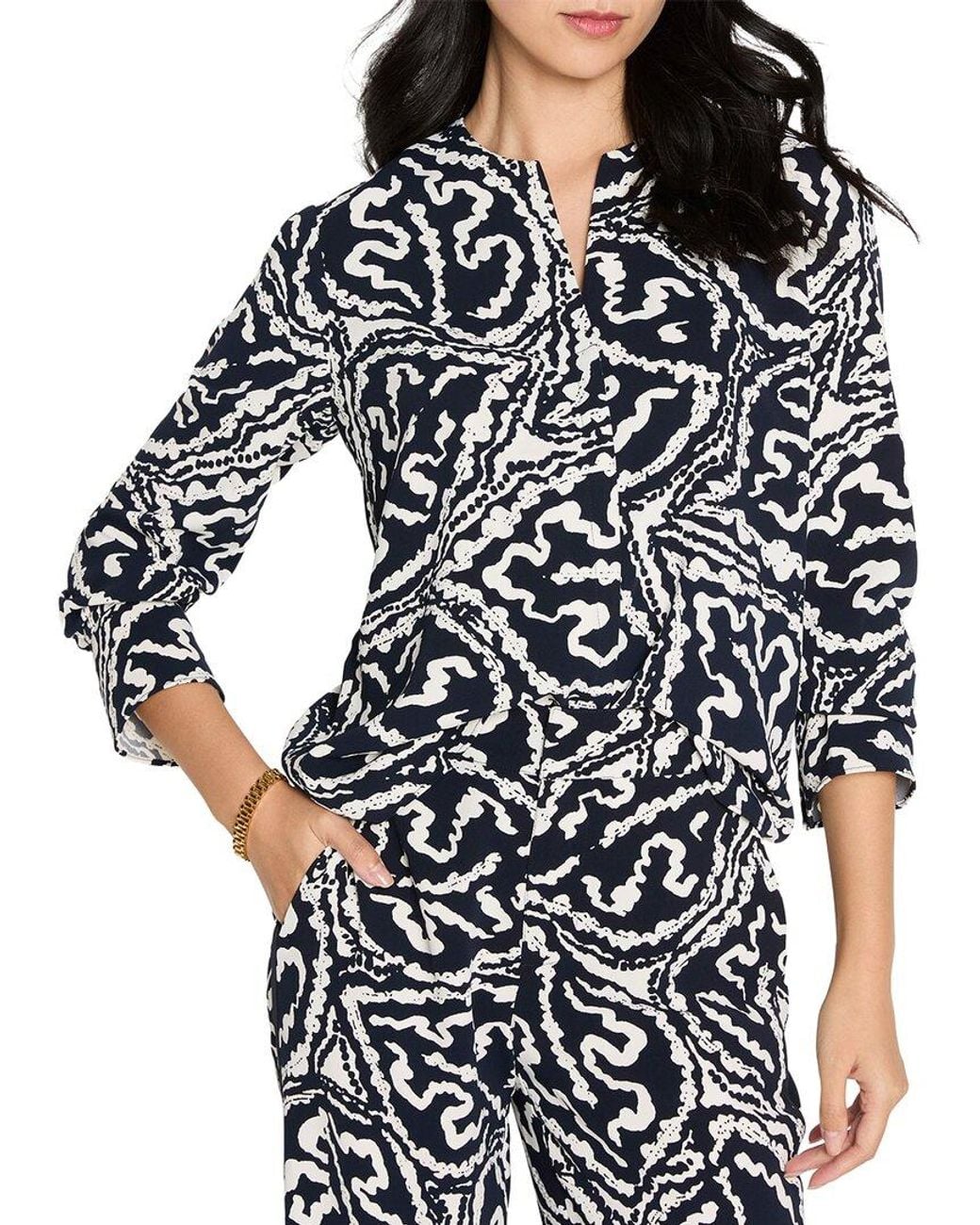 NIC+ZOE Black Petite Leaf Double Crepe Top