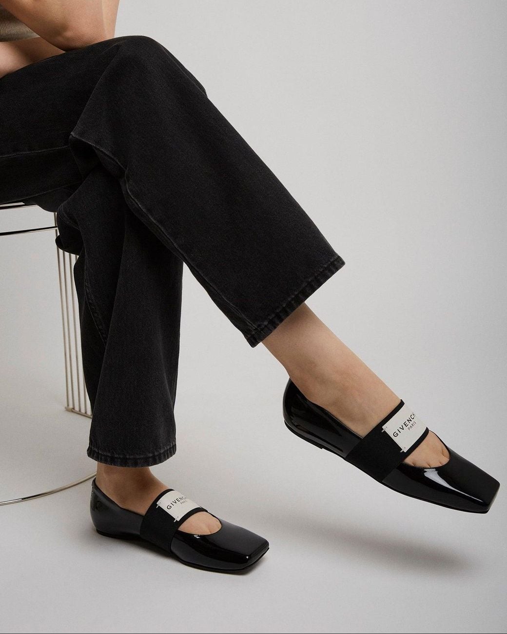 Givenchy White Black Logo Ballerinas