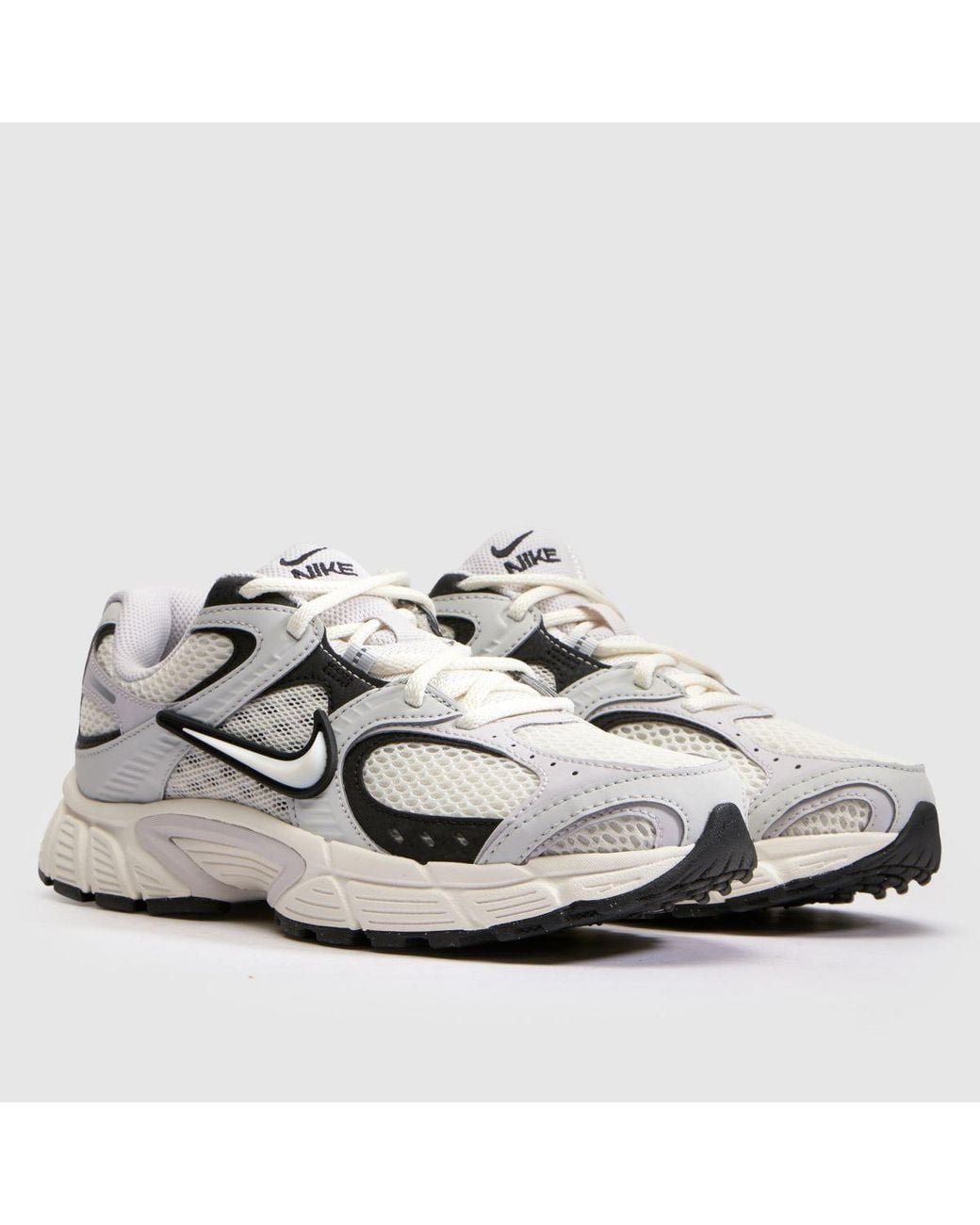 Nike White V5 Rnr Trainers