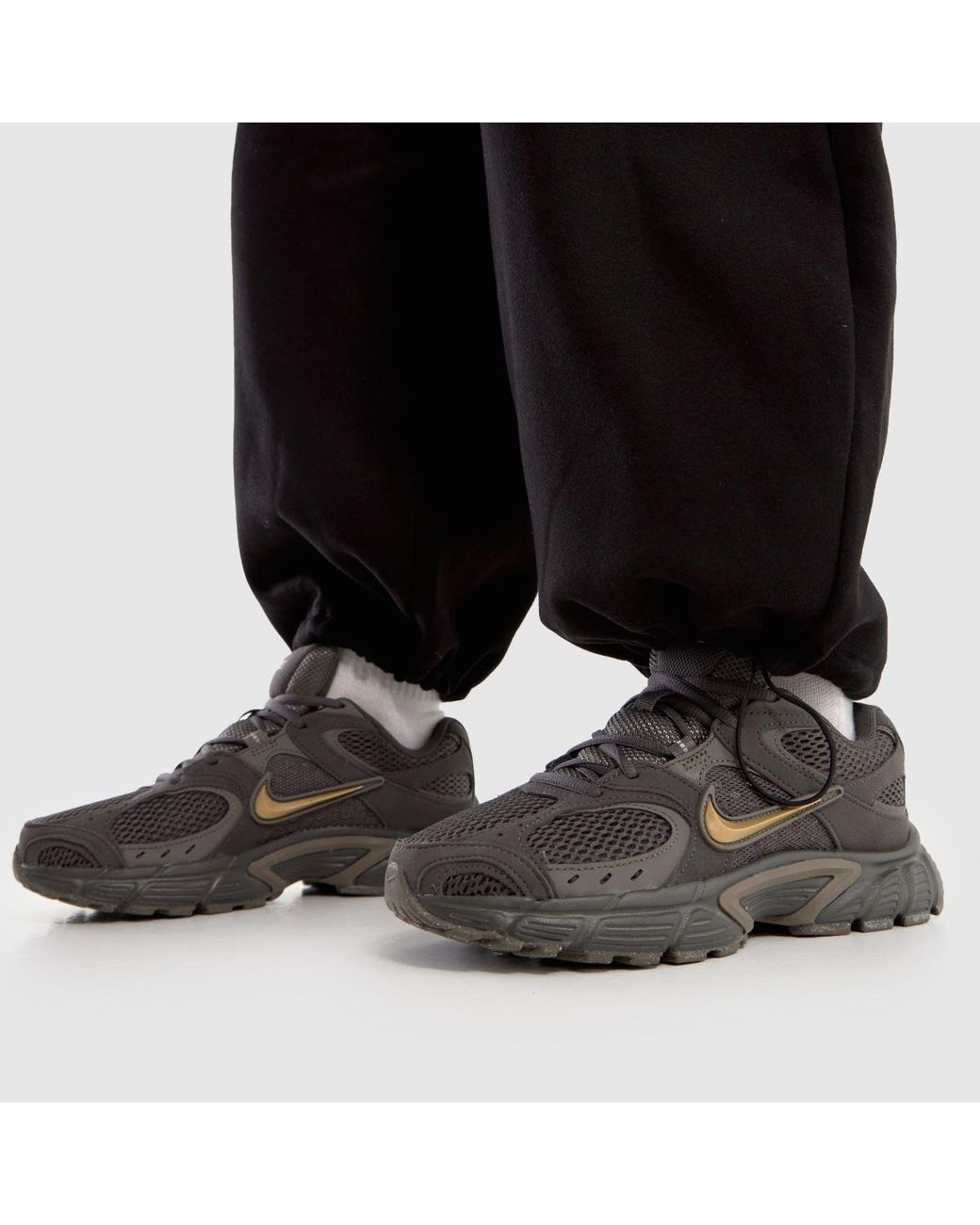 Nike Brown V5 Rnr Trainers