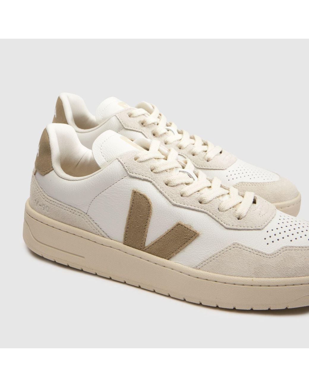 Veja Natural V-90 Trainers for men