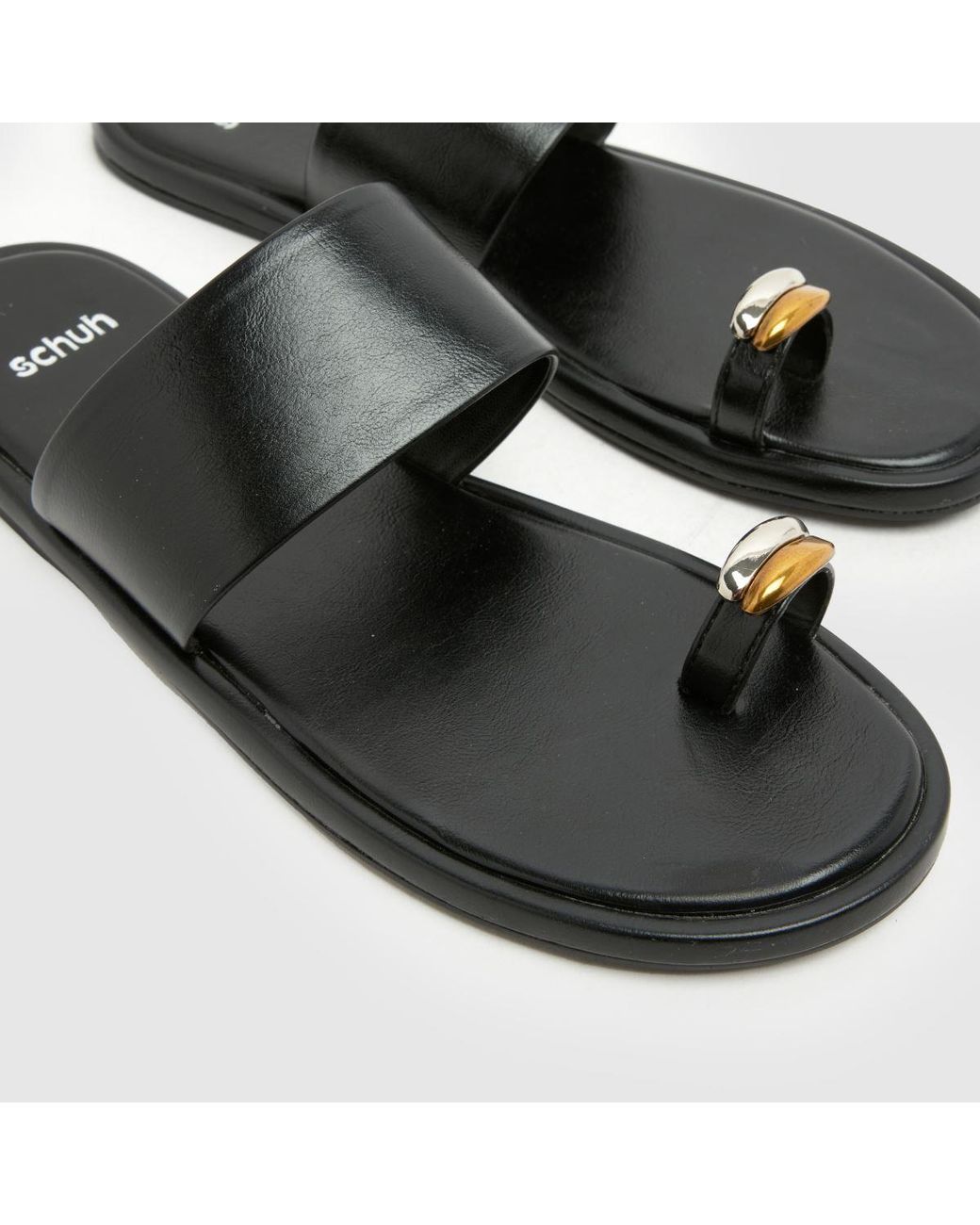Schuh Black Thyme Metal Toe Loop Sandals