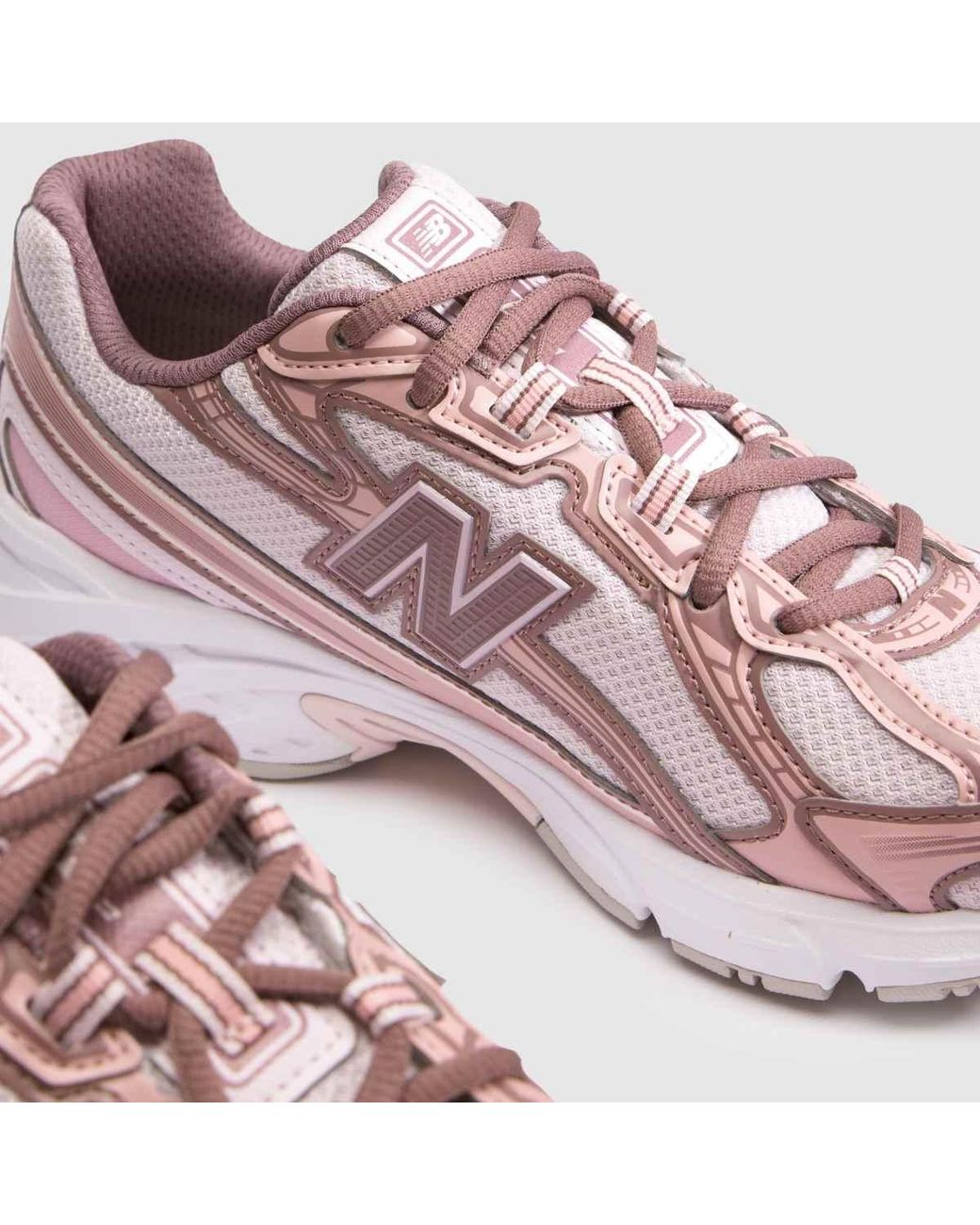 New Balance Pink 740 Trainers