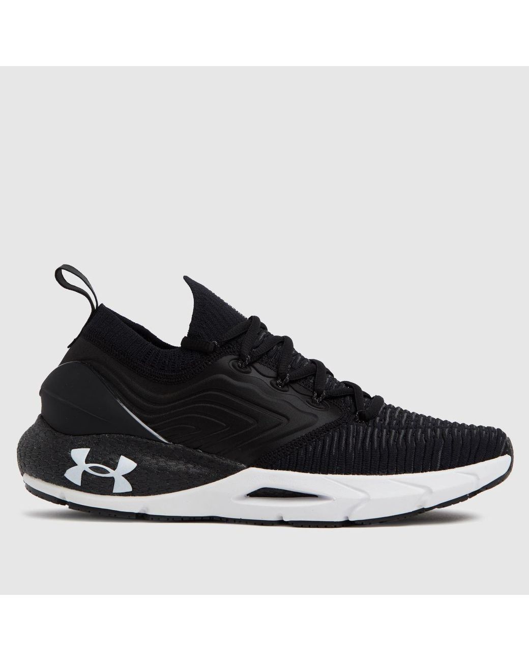 black trainers under armour