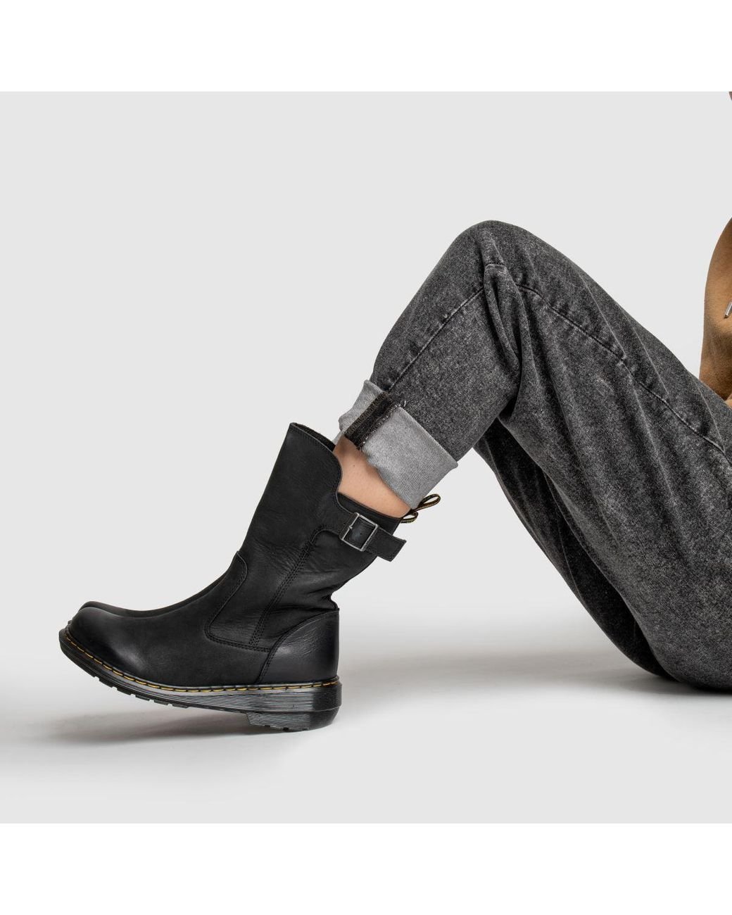 Dr. Martens Vaux Mid Boots in Black Lyst UK