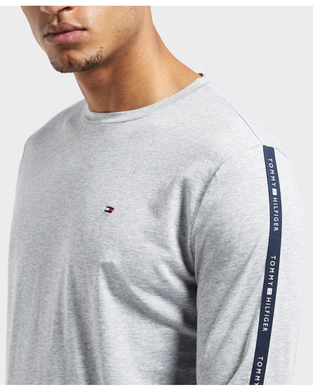 Tommy Hilfiger Logo Tape Long Sleeve T-shirt in Gray for Men | Lyst