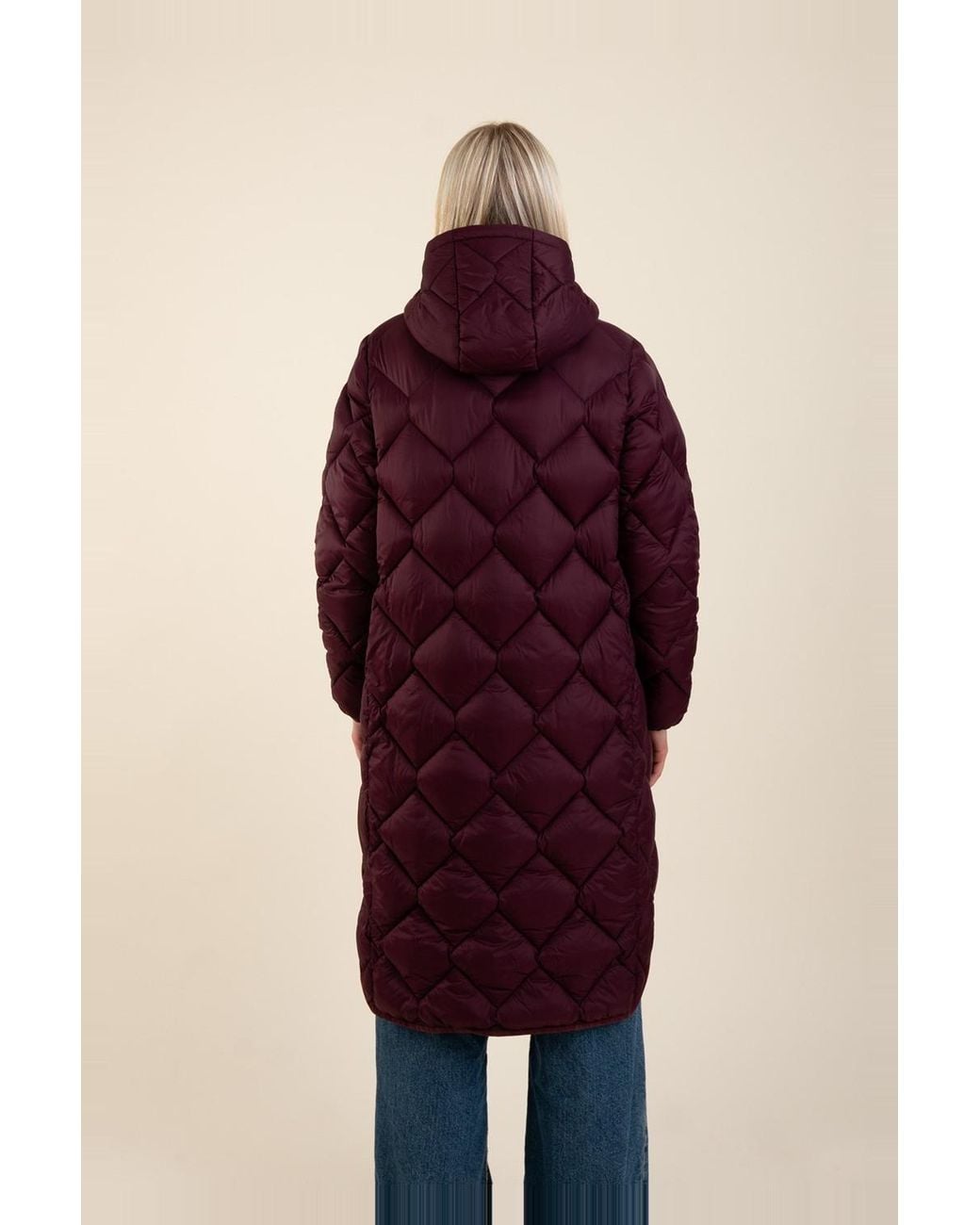 Harvey & Jones Red Lightweight Water Resistant Longline Quilted Jacket