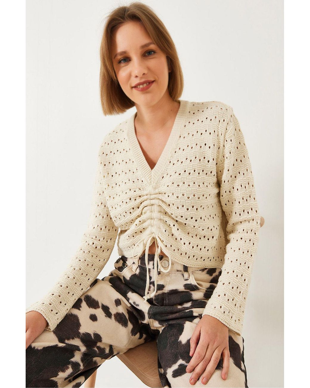 Bianco Lucci Natural Textured Lace V-Neck Crop Top With Ruffle Detail