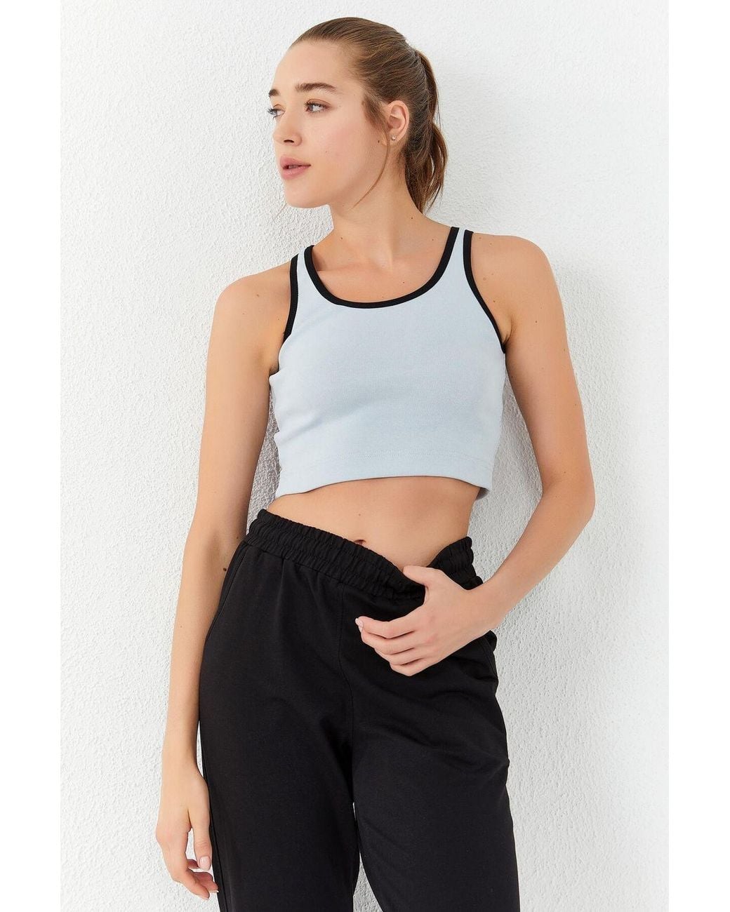 TOMMY LIFE White Ribbed Sleeveless Crop Top