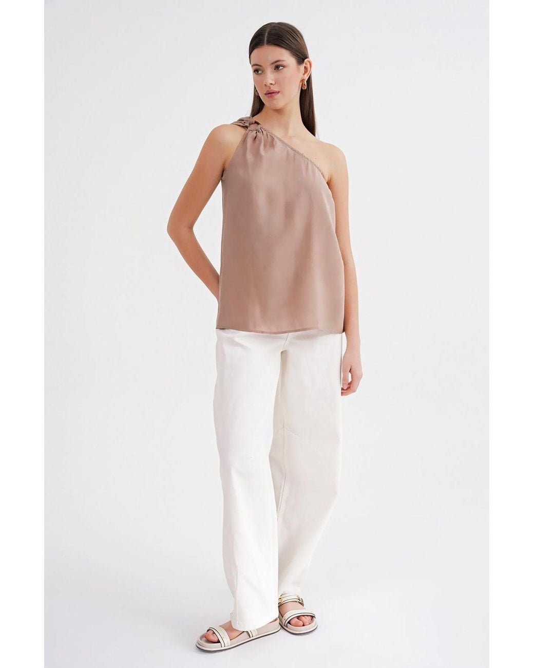 MixRay Multicolor Asymmetrical Collar Accessory Detailed Top