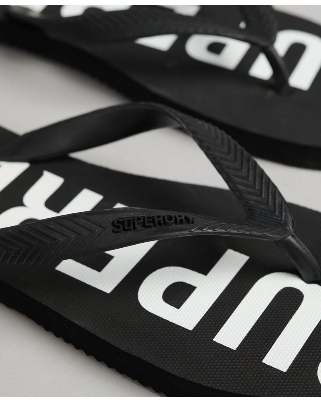 Superdry Code Essential Teenslippers in het Metallic voor heren