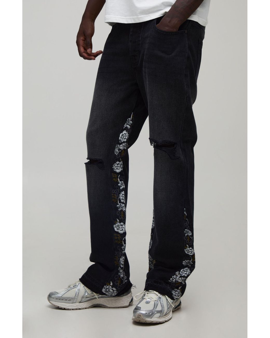 BoohooMAN Black Floral Gusset Ripped Knee Slim Flared Jeans for men