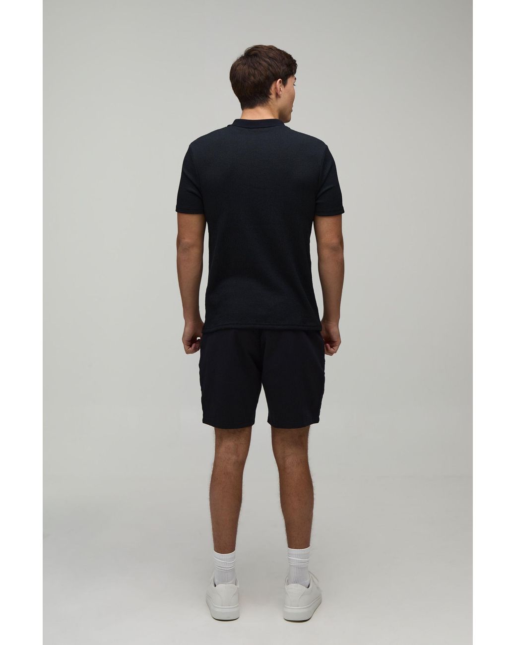 BoohooMAN Black Essential Skinny Fit Fixed Waist Chino Shorts for men