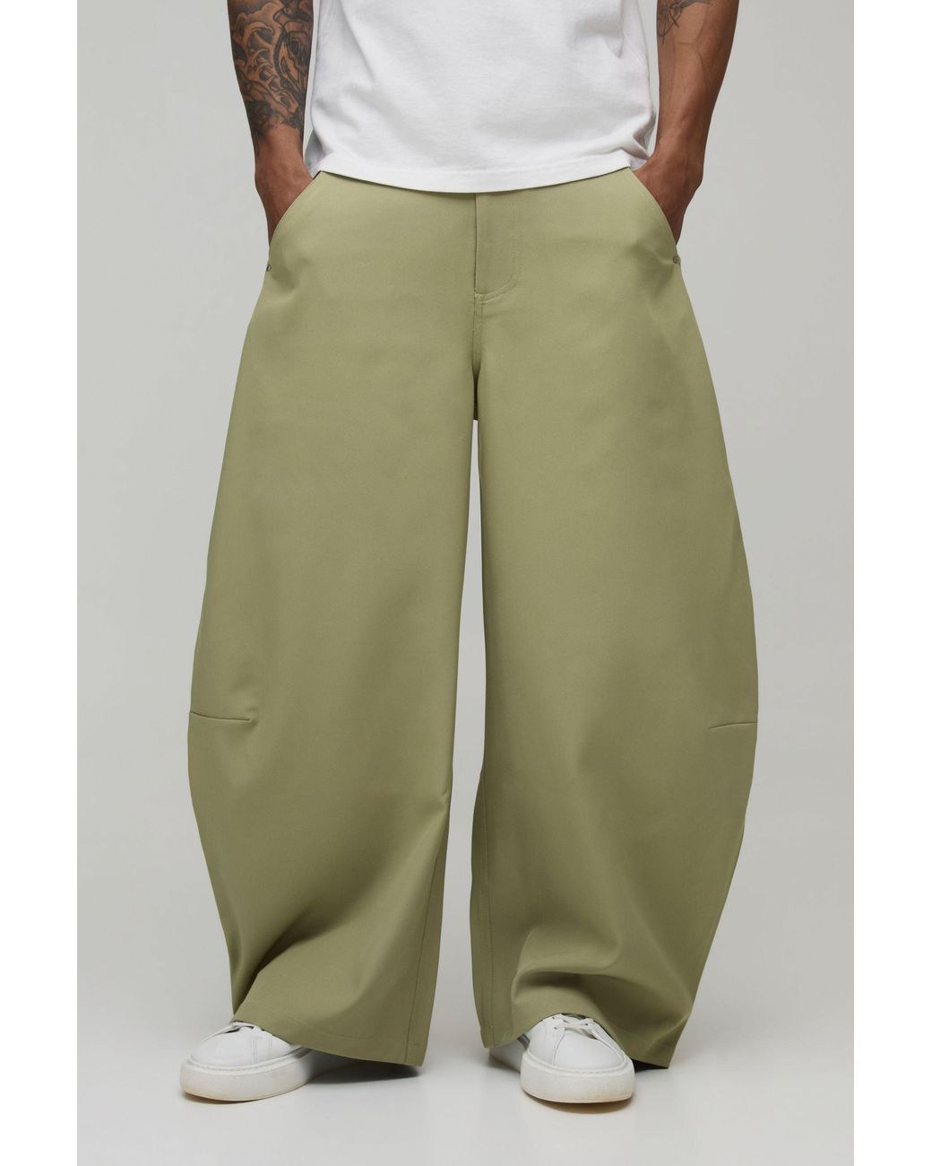 BoohooMAN Green Extreme Balloon Fit Rivet Trouser for men