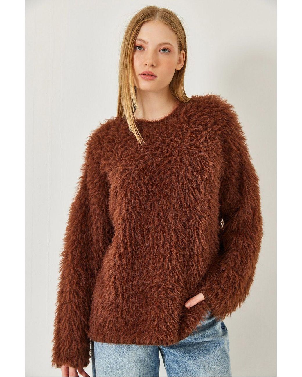 Bianco Lucci Brown Oversized Textured Knit Sweater With Plush Detail