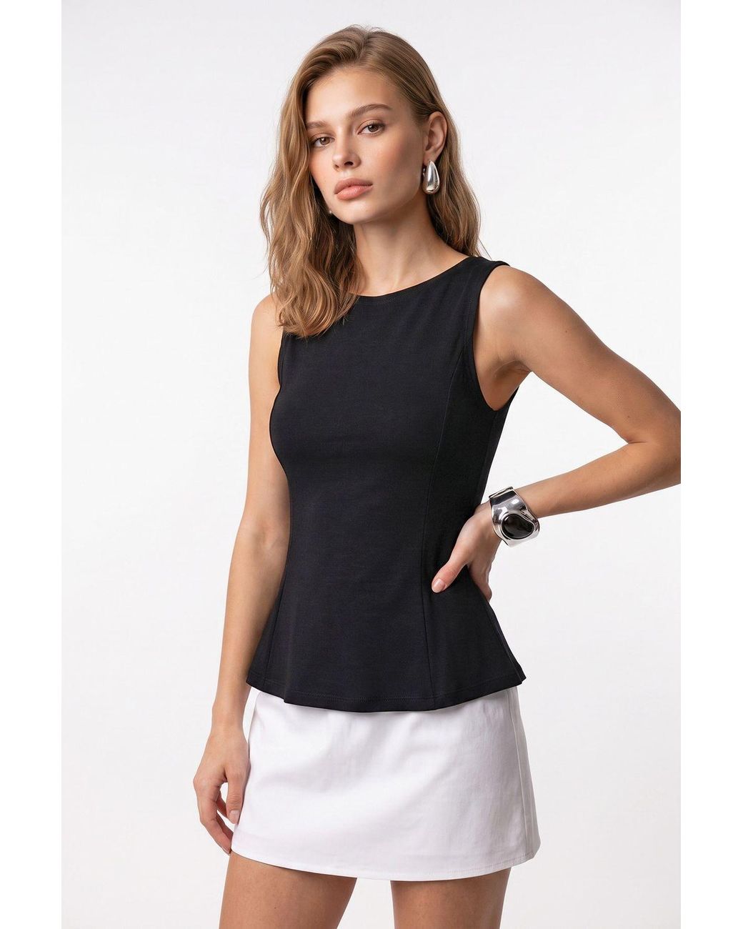 MixRay Black Sleeveless Fitted Crew Neck Blouse