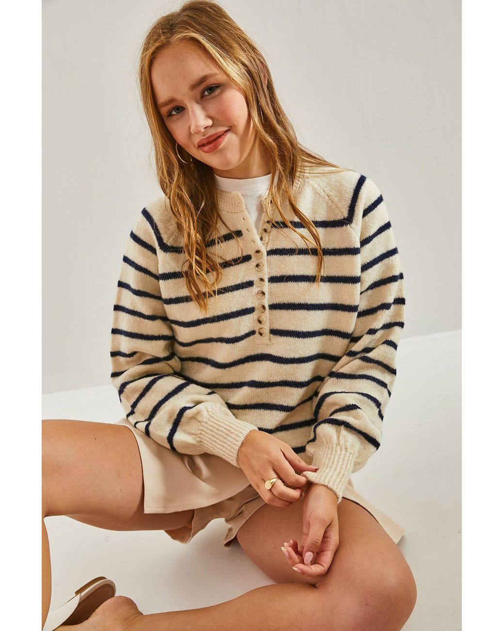 Bianco Lucci Brown Button-Collar Knit Sweater