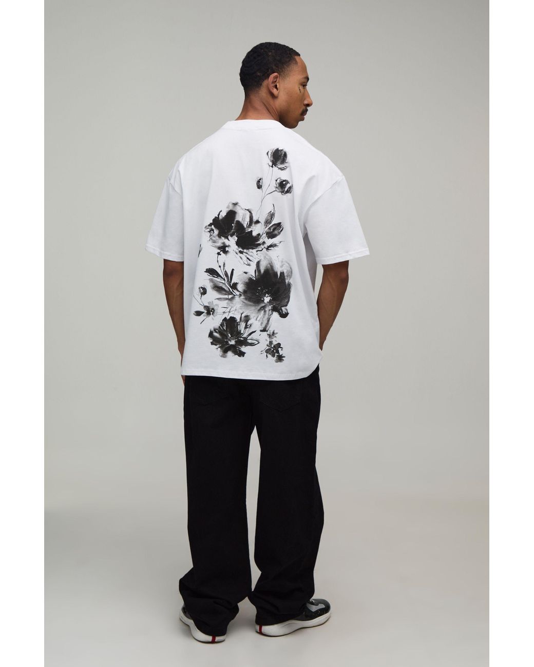 BoohooMAN Gray Oversized Mono Floral Graphic T-Shirt for men
